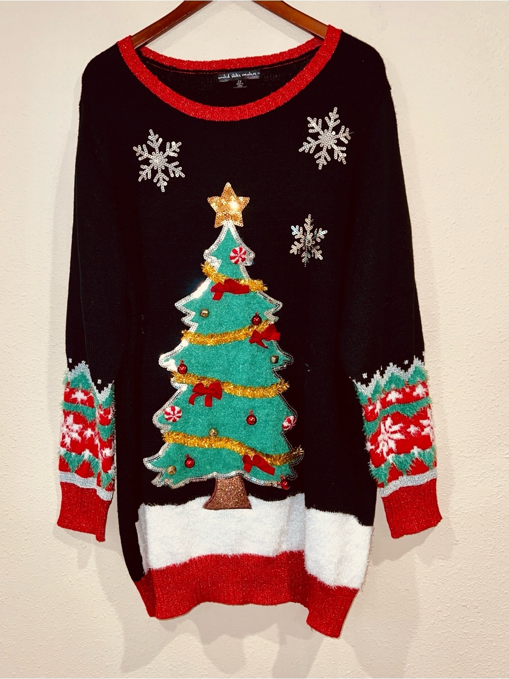 United States Sweaters women's 1X Christmas tree tunic length holiday sweater
